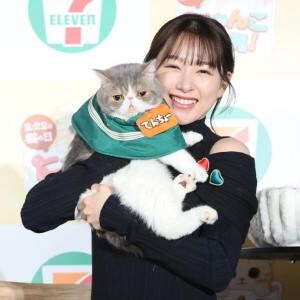 セブンイレブン“猫の日”新作6種類登場! 三毛猫や肉球のスイーツがお目見え