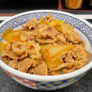【グルメ情報】吉野家と松屋で「味噌汁をおいしく飲む方法」がこれです