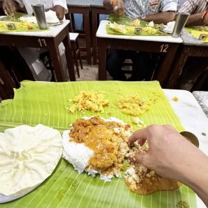 【インドカレー】インドのインド人は素手で食べていたがタイのインド人はスプーンで食べていたという事実
