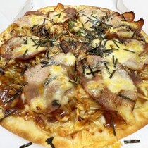 ピザハットの家系ラーメンピザを食べた話→ ピザなのに麺を食べている感がハンパない！