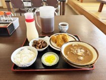 【静岡の極上グルメ】トラック運転手が心の奥底から愛する絶品カキフライ定食とアサリ汁 / 港屋食堂
