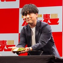 グルテンフリーで栄養たっぷり！山下健二郎が「スーパー麺」でオリジナルレシピを考案「キャンプ場でもお手軽に」
