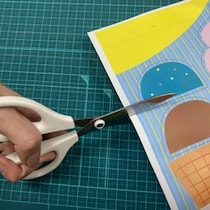 左利きでも自然に切れるのか？　両利きハサミ『サクサ』を使ってみた