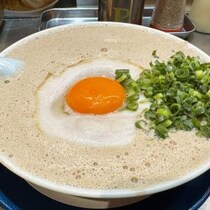【極上グルメ】東京・中野の人気ラーメン屋「箕輪家」のラーメンは泡3倍にして食べて！ ウマすぎて飛ぶぞ！