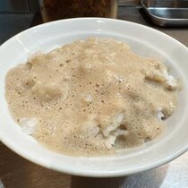 騙されたと思って東京・中野「箕輪家」のラーメンの泡3倍マシマシをライスにかけて食べてみて→ すげーウマイから！
