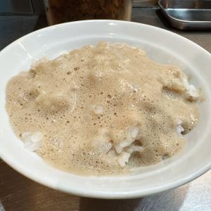 騙されたと思って東京・中野「箕輪家」のラーメンの泡3倍マシマシをライスにかけて食べてみて→ すげーウマイから!