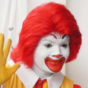 いろんな国のドナルド・マクドナルドに会いに行ってみた！ らんらんるー！