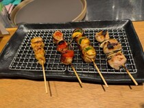 【大阪グルメ】高架下の西九条ブリッジ　おしゃれな野菜串と焼鳥の「酉音」