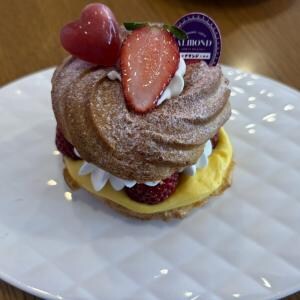 アマンド六本木店に“腸活メニュー”が期間限定で登場 「苺とヨーグルトのリングシュー」を食べてみた