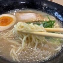 ちょうどいい旨さの到達点！ 「はま寿司」の新作「牛骨白湯ラーメン」が旨い！