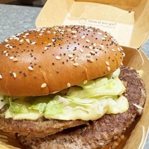 【マクドナルドの真髄】ビッグマックの上位互換バーガー「ビッグアーチ」日本で発売秒読みか→ 実際に食べてみた