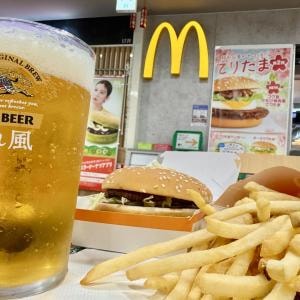 【極上グルメ】マクドナルドのバーガーを食べながら生ビールが飲めるぞ! 希少すぎる店舗に行ってみた
