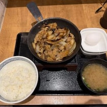 【グルメ】革新の「焼き牛」！？　吉野家の新メニュー・牛鉄板焼肉定食を食べてみた
