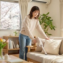 花粉の時期にちょうどいい！吹いて吸えるハンディクリーナーが便利そう