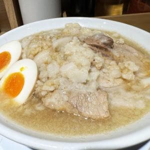 悪いことは言わないからラーメン二郎インスパイア系ラーメン屋「豚の子」ではヤサイ抜き味玉子トッピングを食べな
