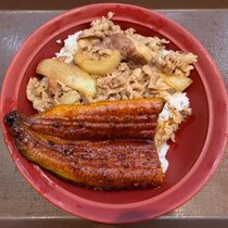 【グルメ】「三度付け焼き」に「11回の検査」　うなぎにこだわる「すき家」の「うな牛」を食べてみた