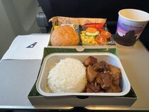 ナウル共和国に行ってみた→ ナウル航空の機内食はいいぞ