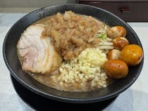 【黒烏龍茶無料飲み放題】ラーメン二郎インスパイア系ラーメン店クレイジーポーク「あの呪文いりません」