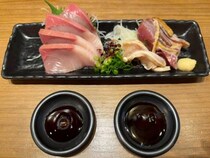 【鹿児島グルメ】 幻のブランドぶり“茶ぶり”の刺身も！　屋台村ライカエリアの「TAGIRUBA」で至高のせんべろ
