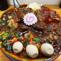 【東京グルメ】あまりにもビジュアルが凄くてうまいラーメンを食べたか？ 護国寺の「らーめん護什番」