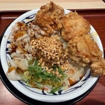 【グルメ】肉がマシマシで総重量約1kg！？　はなまるうどんの「爆担々」を食べてみた