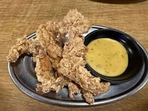 【グルメ】名物「ぷにょんチキ」はなかなかイケる　「しろくまストア(白熊商店)」に行ってみた
