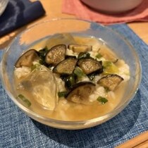 めちゃくちゃ簡単！ 火を使わず1分で完成する「氷おみそ汁丼」の作り方