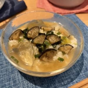 めちゃくちゃ簡単！ 火を使わず1分で完成する「氷おみそ汁丼」の作り方