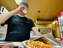 【東京グルメ】完全無人立ち飲み屋「ベンダースタンド酔心」が最高すぎる件→ ロボット「今日も一日お疲れ様でした」