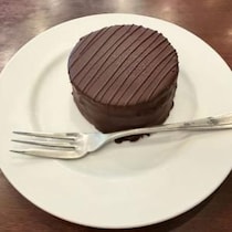 喫茶室ルノアールのザッハトルテが世界一かもしれないとSNSで話題に！？　ちょっと食べてみた