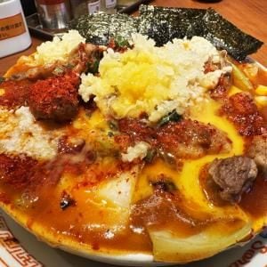 【東京グルメ】ラーメン屋「そらのいろ西葛西店」の特製スタミナラーメンが究極すぎた件