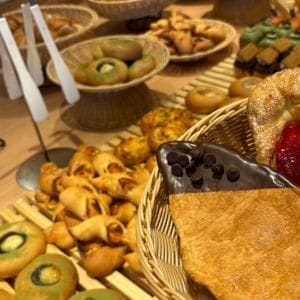 子どもが“本物のパン屋さん”になれる! 全メニューにパン食べ放題が付く「BAKERY RESTAURANT C トリエ京王調布店」が6月9日オープン