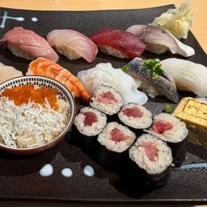 【中野坂上グルメ】中野坂上駅の地上出口から至近 赤酢のシャリの贅沢な鮨ランチ!「鮨たじま」