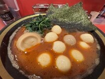 【家系ラーメン】大総家神田店の「味玉＋うずら玉子ガチ盛り」も実に素晴らしかったのだ