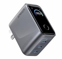 出張バッグの充電器、これ1つでいいかも。世界最小クラス160W充電器