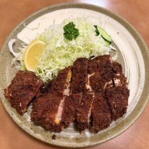 【鹿児島グルメ】分厚い黒豚とんかつは食べてごたえアリ！「味のとんかつ 丸一」でロースランチ定食を食べてみた