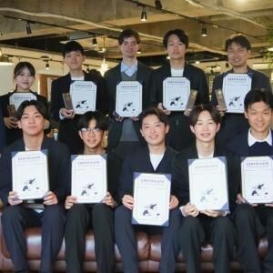 【2026年度入社式レポート】キャリア採用7割のプロ集団 みんなの銀行が、それでも新卒採用にこだわる理由