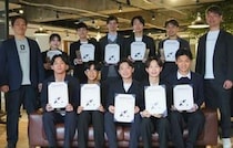 【2026年度入社式レポート】キャリア採用7割のプロ集団 みんなの銀行が、それでも新卒採用にこだわる理由
