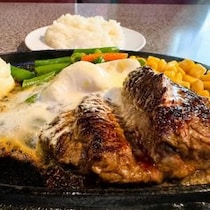 【沖縄グルメ】ステーキハウス88は「バターのせて食べるとゲキウマ」と聞いたので食べてみた結果