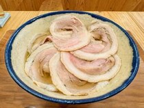絶賛されている沖縄そば屋「那覇 そば処 たからまちがー」で食べた結果