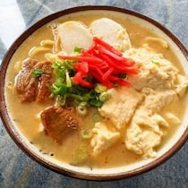 【沖縄グルメ】極めて希少な「真の沖縄そばが食べられる食堂」が存在 / いろは食堂