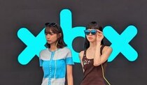 「若い世代のための初めてのARグラス」　XREALがサブブランドから黄色いケーブルで軽くてお手頃価格な「xbx a01＋」を発売