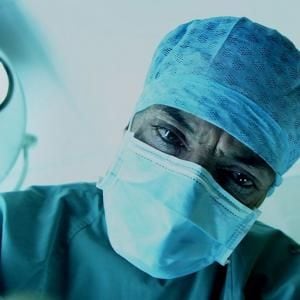 吐き気を催すほどキレイ。　日本の最高技術で美しく蘇った『ムカデ人間 4K』予告編＆場面写真［ホラー通信］