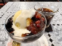 【異世界グルメ】コインパーキングの中にある喫茶店があまりにも「異世界転生」すぎて美味だった件 / 珈琲 豆の樹