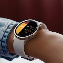 摂取カロリーを測定するシャープ初のスマートウォッチ「からだメイト Watch」