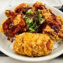 【グルメ】吉野家のラーメン二郎系「にんにくマシマシから揚げ超特盛丼」がブッ飛んでた