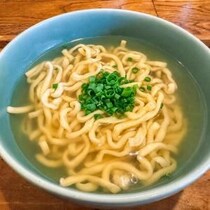 【那覇グルメ】実は希少らしい「生麺の沖縄そば」を食べに行ってみた / OKINAWA SOBA EIBUN