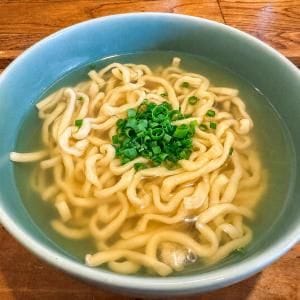 【那覇グルメ】実は希少らしい「生麺の沖縄そば」を食べに行ってみた / OKINAWA SOBA EIBUN