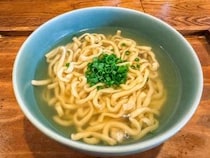 【那覇グルメ】実は希少らしい「生麺の沖縄そば」を食べに行ってみた / OKINAWA SOBA EIBUN