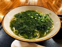 【沖縄そばグルメ】アーサーマシマシのアーサそばを食べるなら「屋宜家」に行こうよ